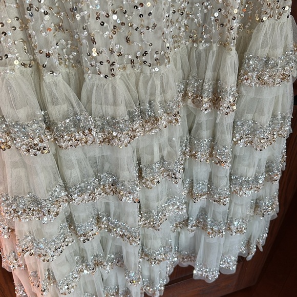 Mac Duggal NWT Champagne Ivory Tiered Sequin Embellished Midi Dress Sz 8 #10883 - Picture 9 of 14